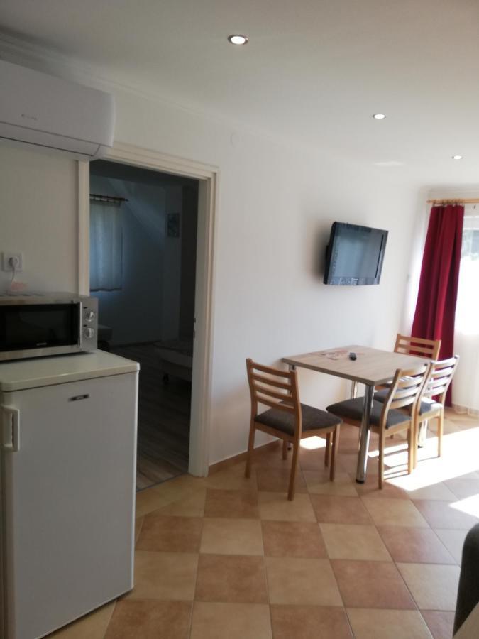 Zoe Apartman Siofok Exterior photo