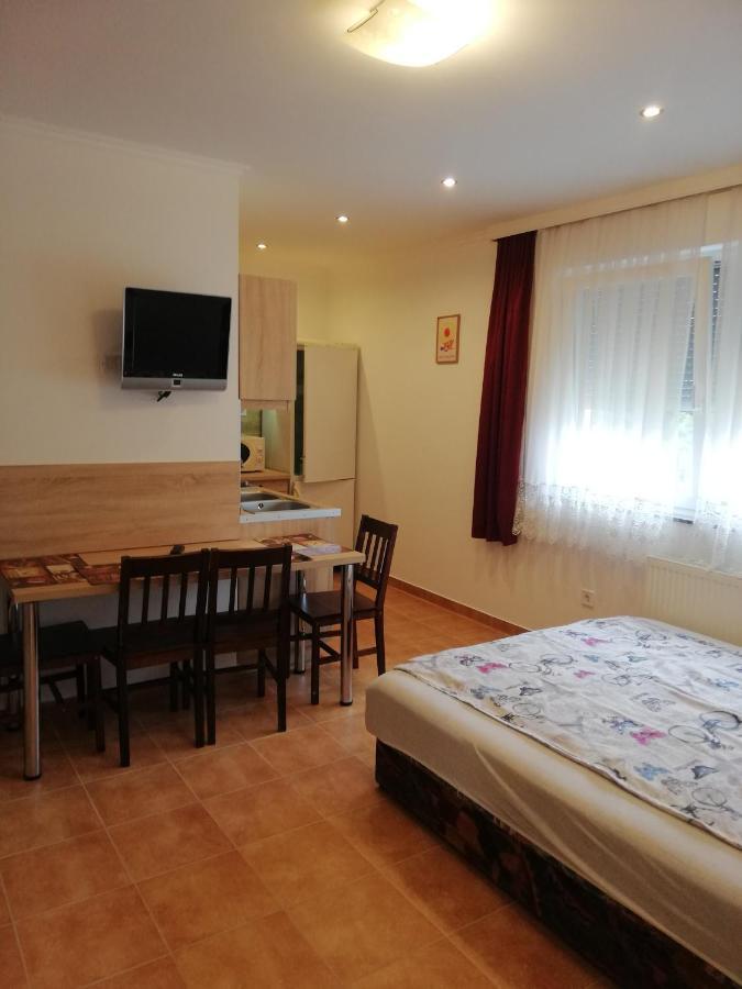 Zoe Apartman Siofok Exterior photo