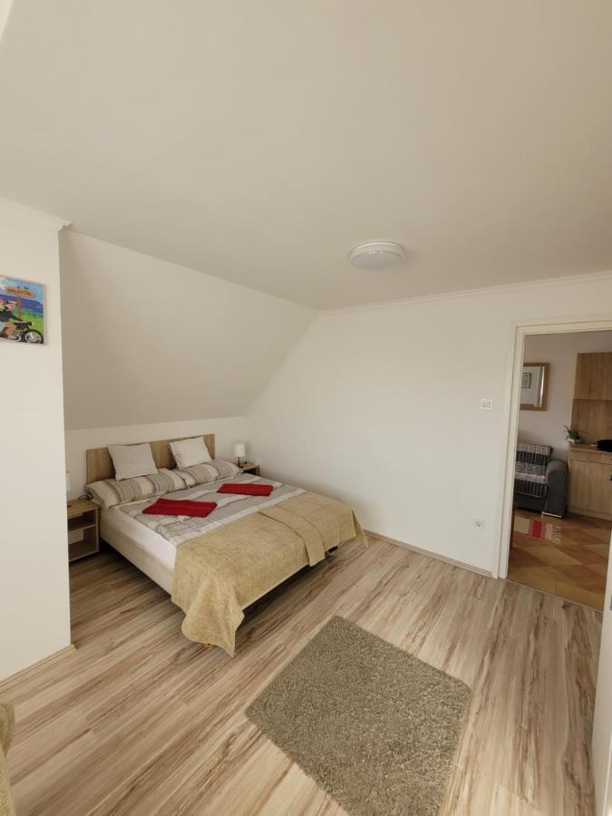 Zoe Apartman Siofok Exterior photo