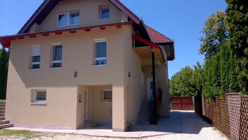 Zoe Apartman Siofok Exterior photo
